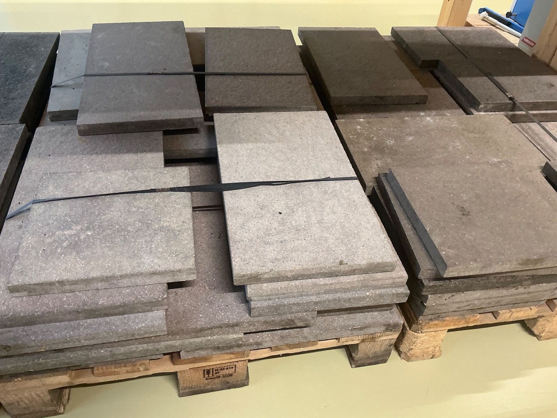 Bodenbeläge: Gartenplatten – Gebraucht aus Zug von Bauteile-Zug 2