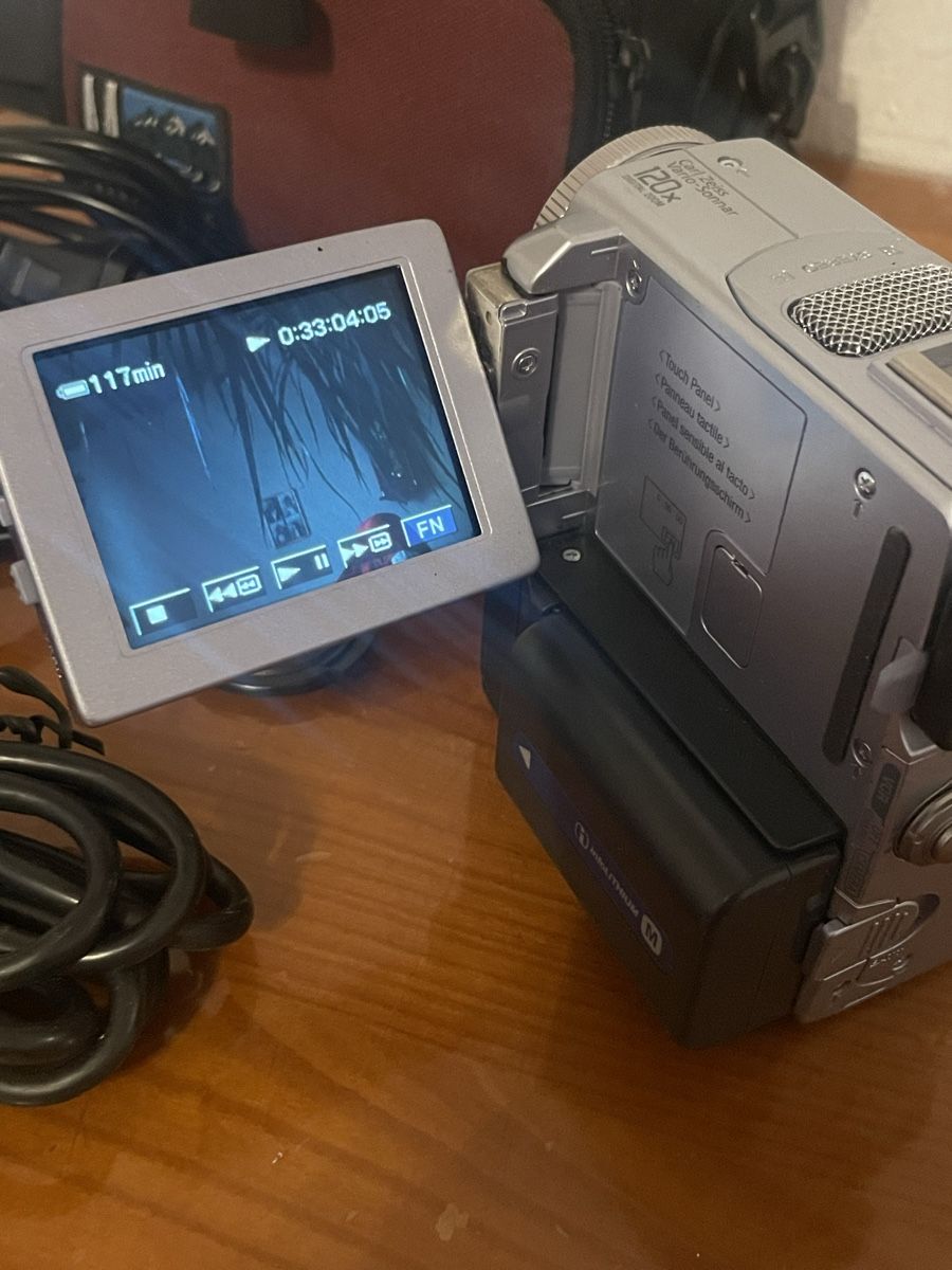 Sony Camcorder: Sony DCR-PC8E MiniDV Kamera Komplett – Gebraucht aus Zürich von semi16 4