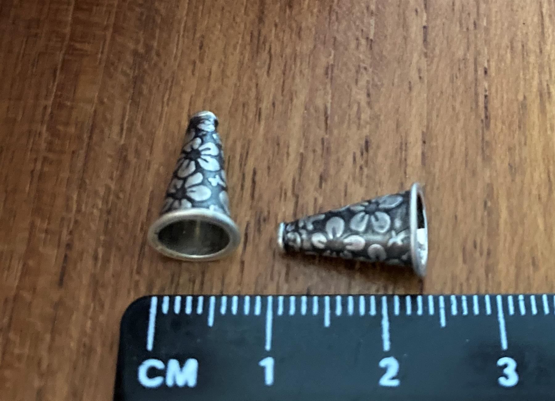 Catenine: 2 embouts Argent 925, "fleurs" / Endkappen – Nuovo e nell'imballaggio originale da Goumoens-la-Ville venduto da brandonv