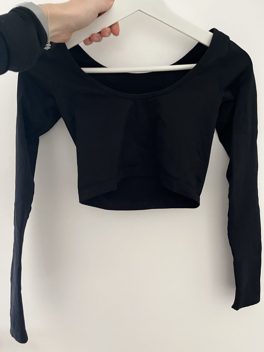 Pull&Bear Tops: Pull&Bear Crop Top Schwarz – Neuf (Voir description) à Möhlin par eny_lsk7 1