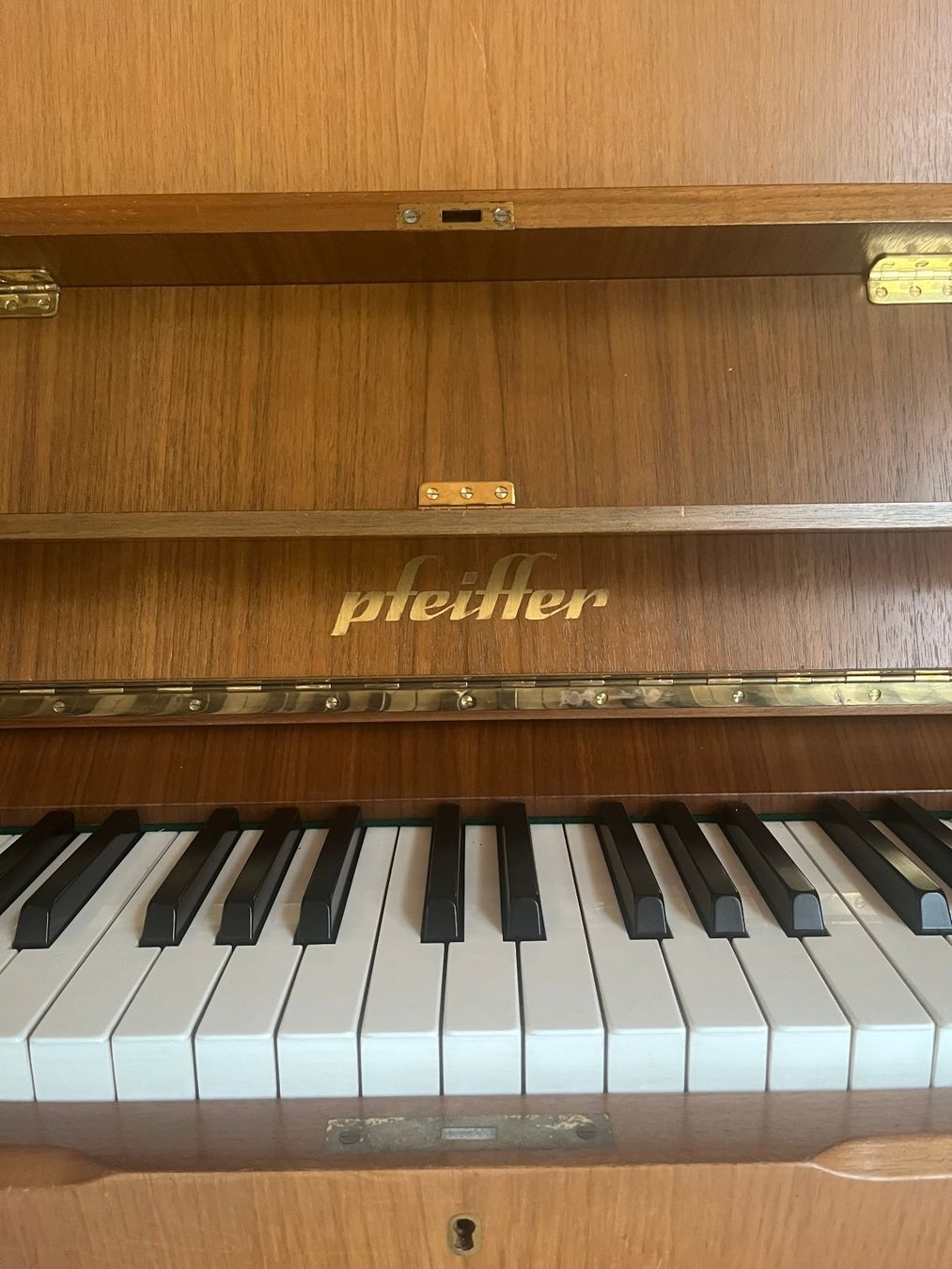 Strumenti musicali: Klavier der Marke Pfeiffer – Usato da Dulliken venduto da Delphine333 1