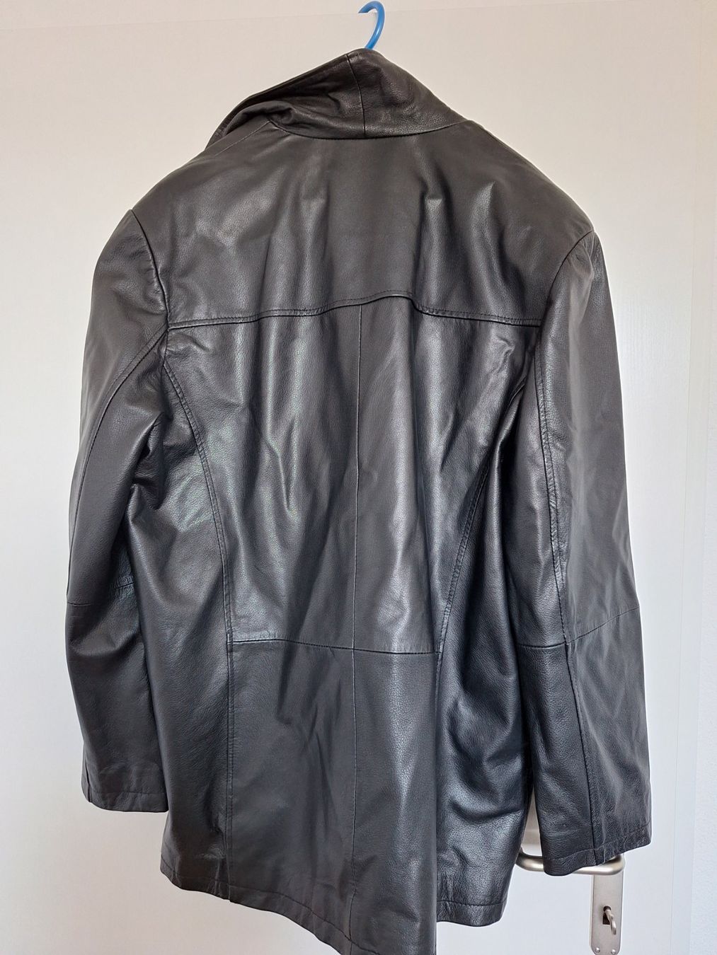 Giacche: Schwarze Herren Lederjacke – Usato da Münchwilen AG venduto da Gabry4333 1