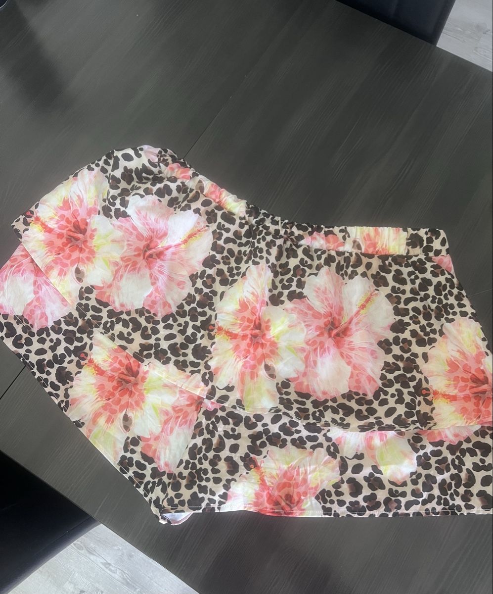 Pantaloni: Shorts Blumen Leo Print 2XL – Usato da Glashütten venduto da x.mayla 1