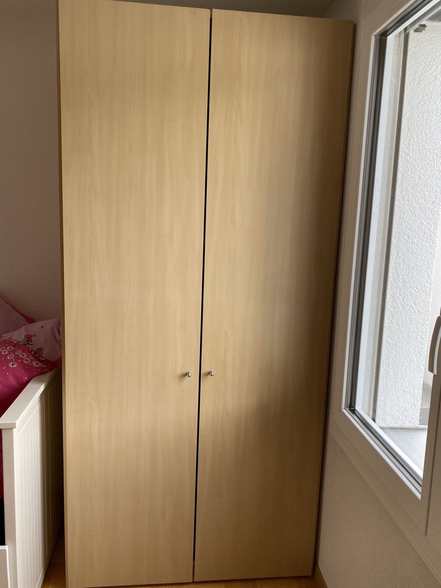 Armoires: Kleiderschrank  – D'occasion à Wettingen par MarcelM010203