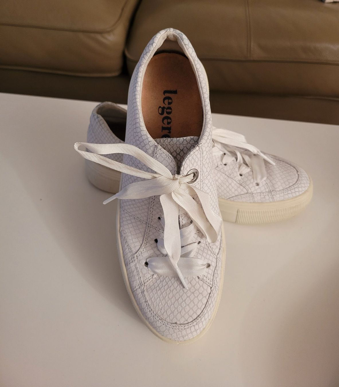 Scarpe da donna: Damen Leder Sneacker gr.37.5 – Usato da Cham venduto da Primles 2