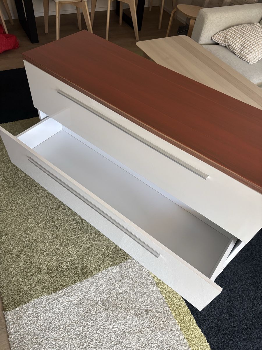 Commodes: Moderne Kommode mit 3 Schubladen – D'occasion à Trimbach par fro_2ztm 2