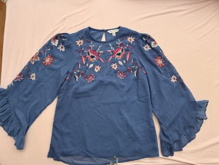 Haut femme brodée bleu