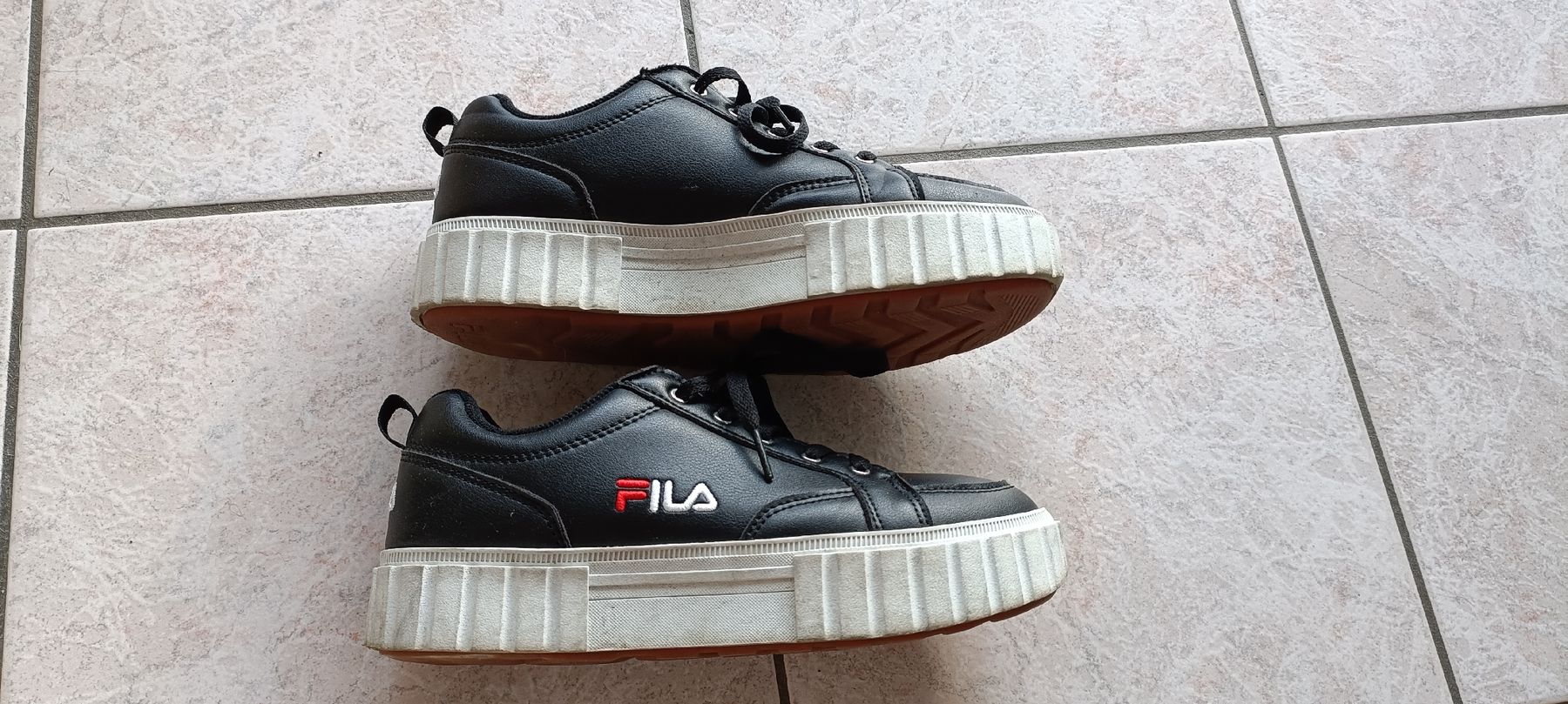 Fila Scarpe da donna: FILA Sneaker Gr. 39 – Usato da Porza venduto da tbch 4