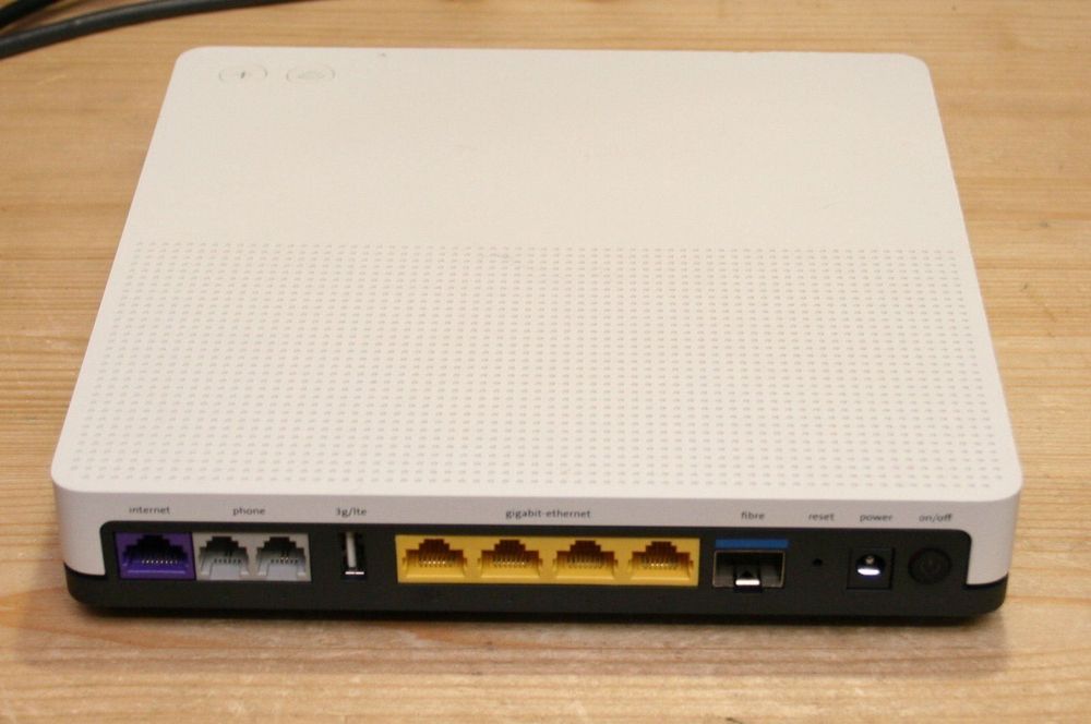 Swisscom Wifi Router mit Fiber Anschluss | Kaufen auf Ricardo