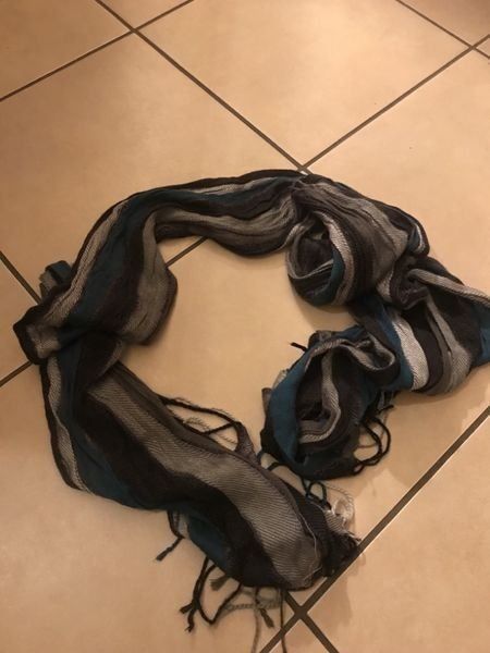 Foulard & Sciarpe: Damen Mädchen Foulard Schal – Usato da Bergdietikon venduto da antovale