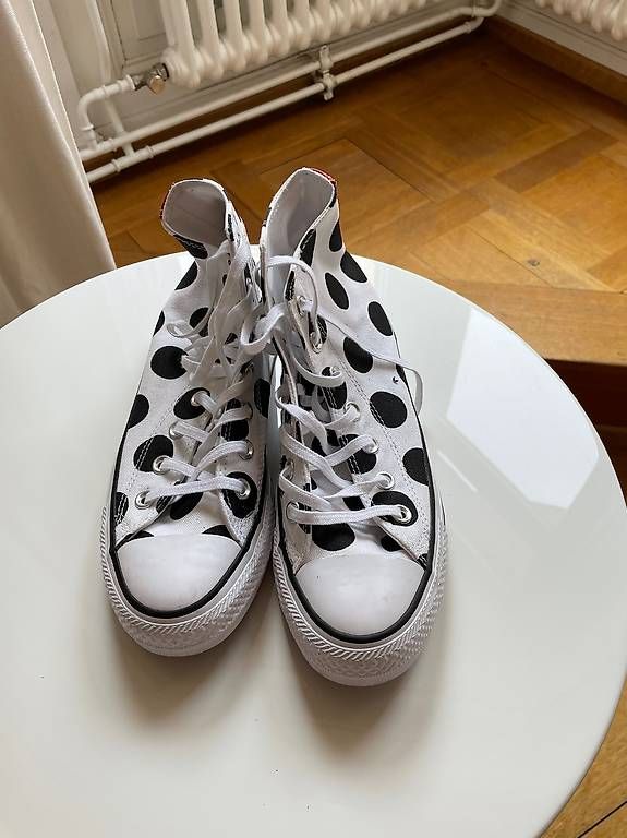 Converse Scarpe da donna: Converse Schue – Usato da Basel venduto da DobrilaP