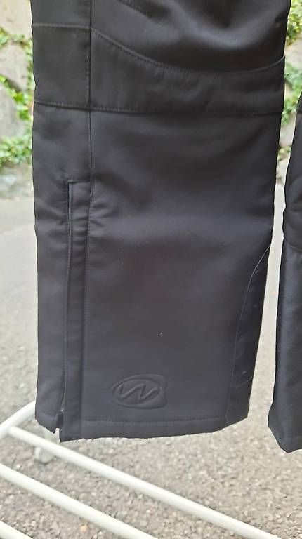 Pantaloni: pantalon de ski noir en softshell 134/140 – Usato da Bouveret venduto da familylocher 1