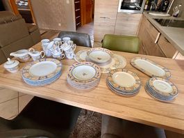 Service de table complet  66 pièces
