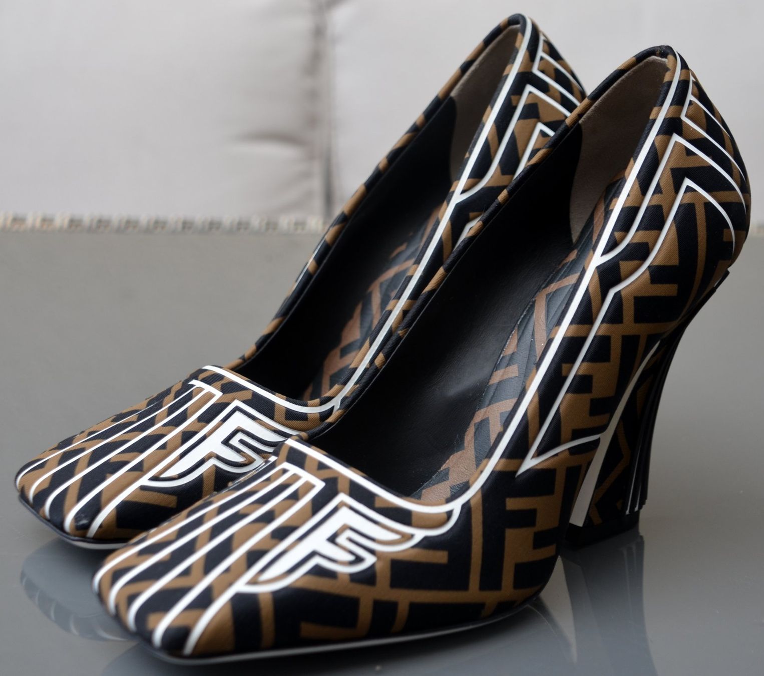 Fendi Damenschuhe: Pumps Fendi FFreedom 37,5 – Gebraucht aus Collonges von arashee 7