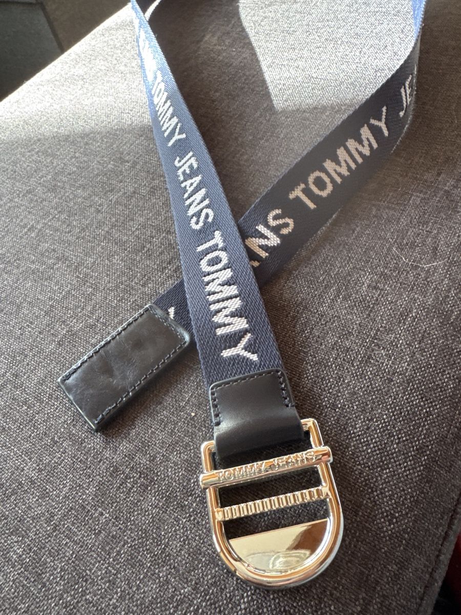 Tommy Hilfiger Cinture: Gürtel Hilfiger (110 cm) – Nuovo (secondo la descrizione) da Vezia venduto da sidu03
