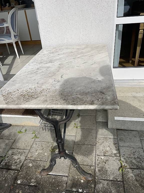 Tables: Gartentisch mit massiven weissen Marmortablett – D'occasion à Zug par Rembrandt2