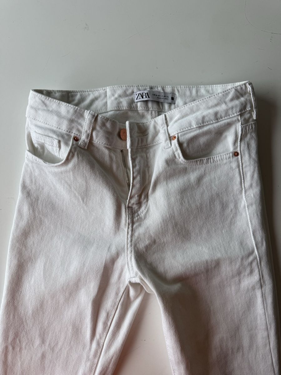 Zara Jeans: Zara White Denim Flare Jeans, 34, extra lang – Neu (gemäss Beschreibung) aus Zürich von forestF4iry 4