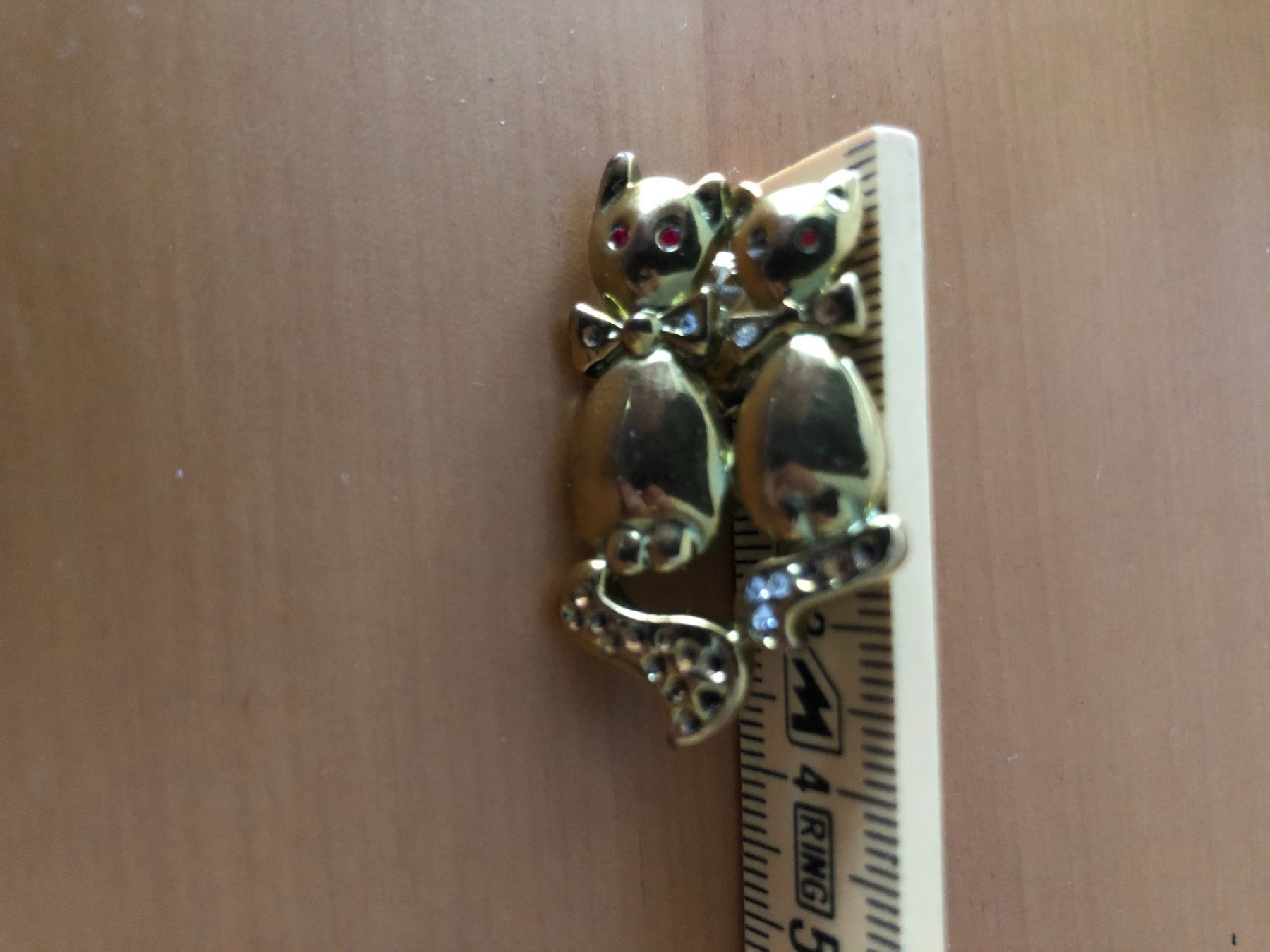 Figuren: Goldener Katzenpin – Gebraucht aus Landquart von interesse63 1