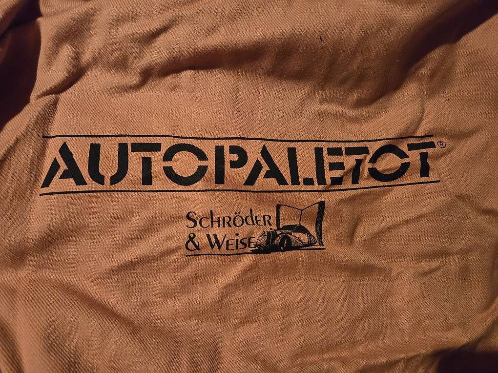 Plaquettes & Badges: Auto Pyjama Autopaletot Aston Martin  – D'occasion à Biel/Bienne par Rouf7