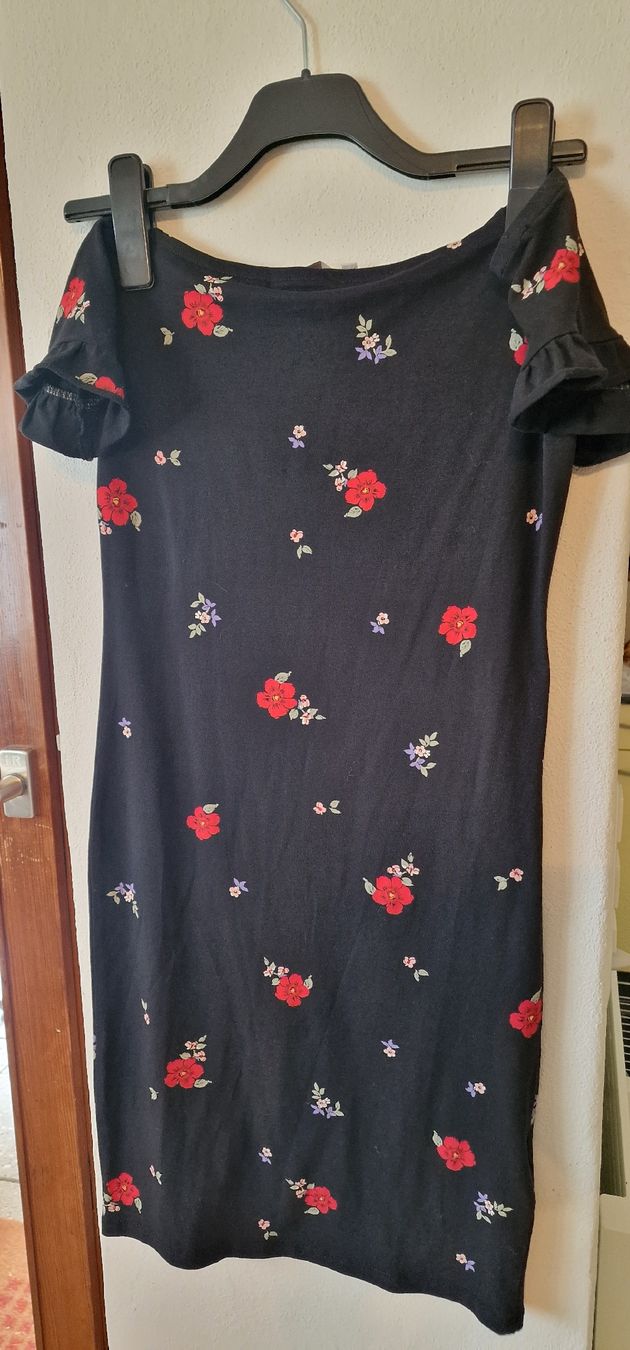 C&A Kleider: Schwarzes Blumenkleid C&A Clockhouse Gr. L mit Blumen – Gebraucht aus Romanshorn von REALJessiB