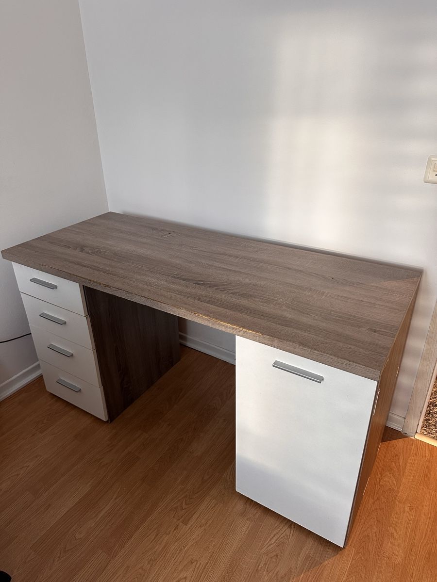 Scrivanie: Moderner Schreibtisch mit Schubladen – Usato da Chur venduto da dur_f6cg 3