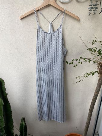 Robe fine imprimée bretelles croisées taille M bon état