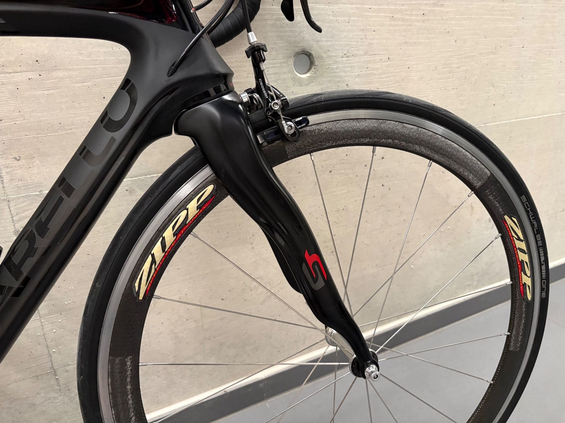 Pinarello Vélos: Pinarello Dogma 60.1 Carbone Taille S – D'occasion à Courroux par freleche 7