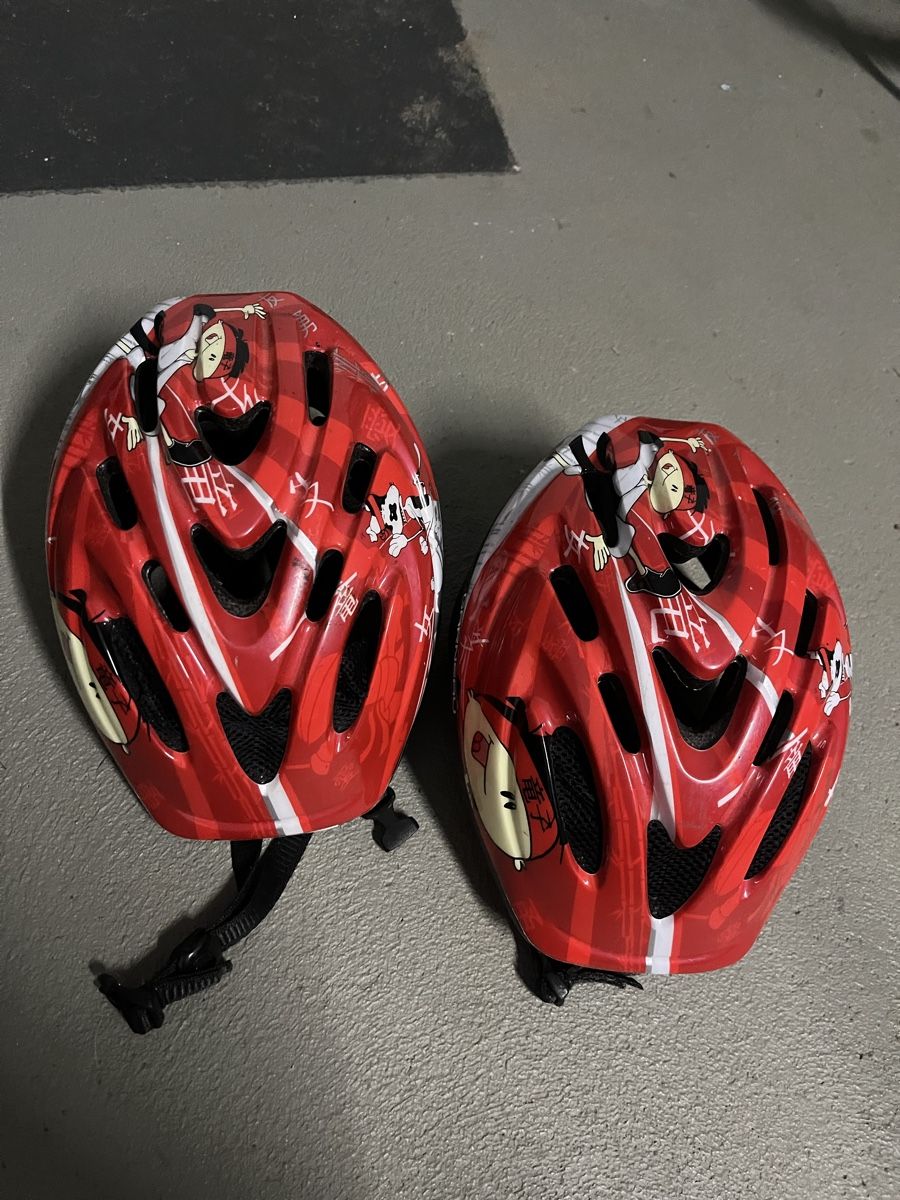 Helme: Kids Helmet – Gebraucht aus Elgg von Swiit