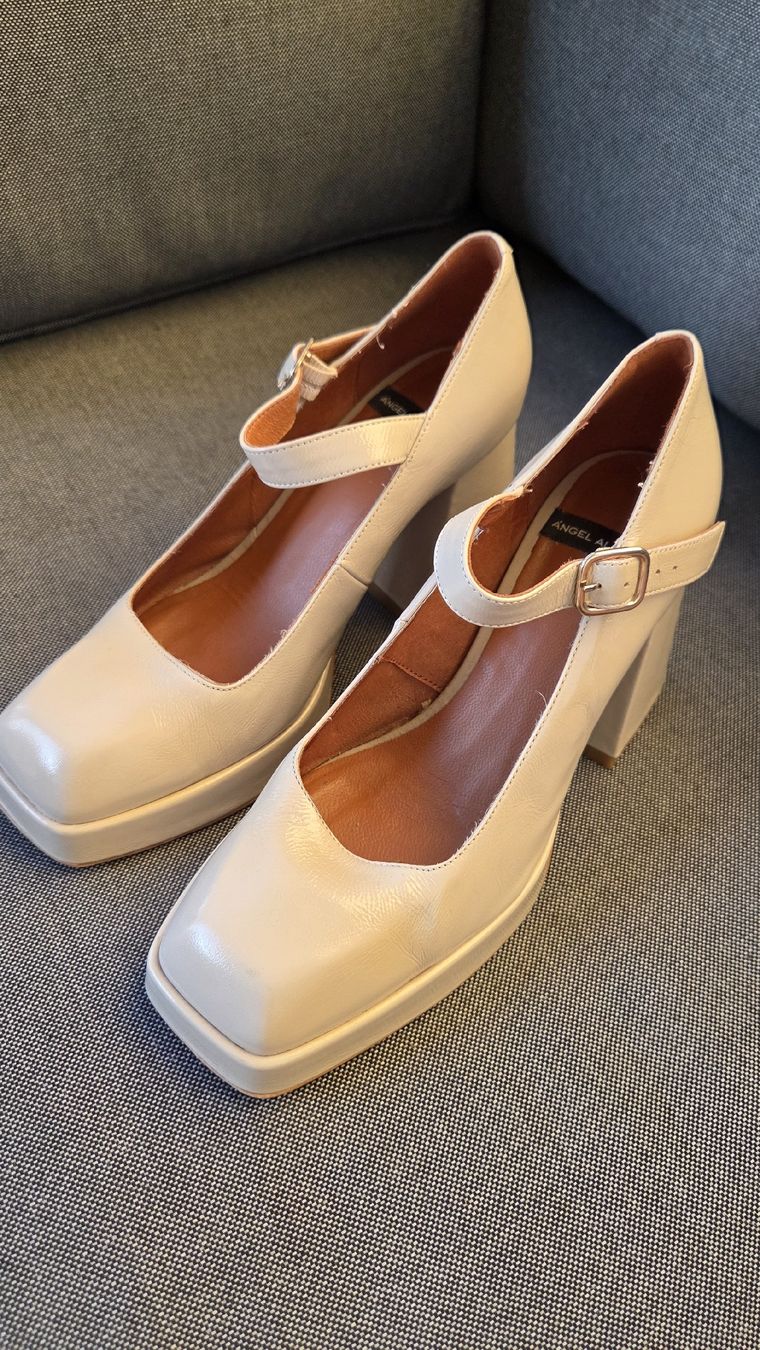 Scarpe da donna: Angel Alarcon Pumps Gr. 37 – Nuovo (secondo la descrizione) da Kreuzlingen venduto da MeinKleinesAtelier
