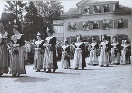 Foto E. Grubenmann, Appenzell, Fronleichnam, Trachten