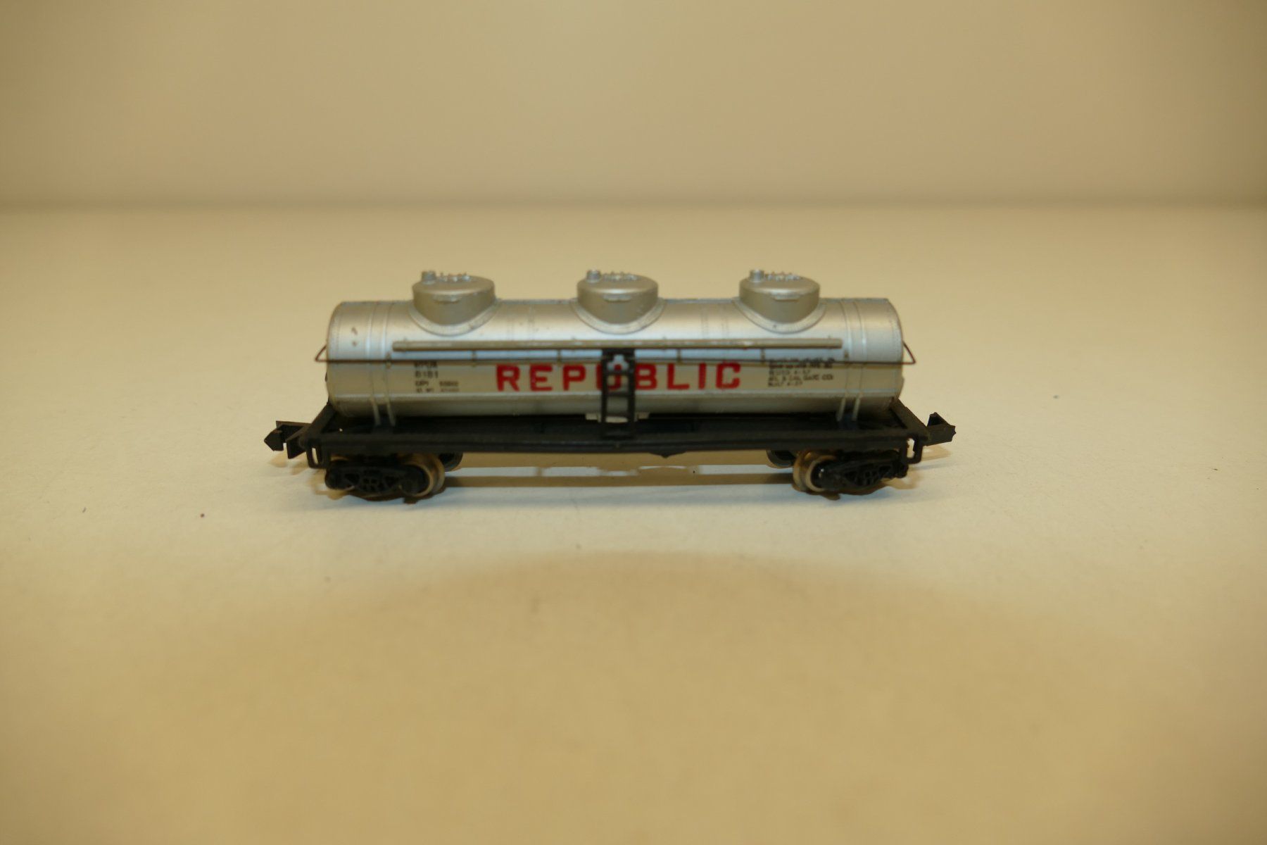 Modellini di ferrovie: Bachmann N: US Kesselwagen Republic – Usato da Niederhasli venduto da rail-duerst 1