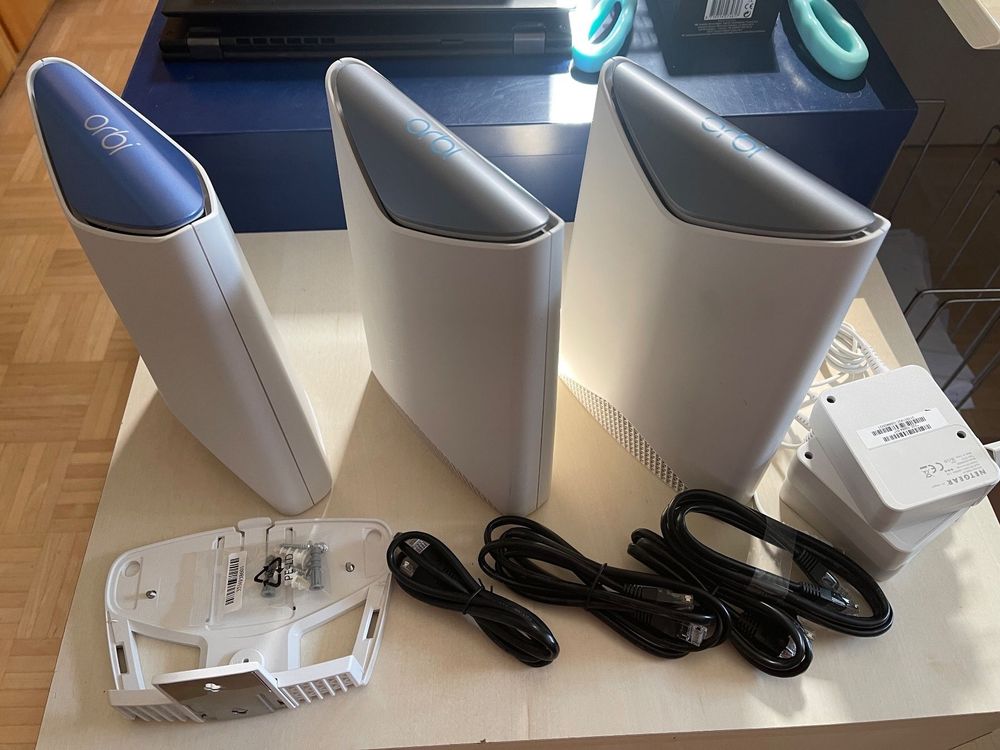 NETGEAR Orbi Pro Router WLAN SRR60 und 2 x SRS60 Set Kaufen auf Ricardo