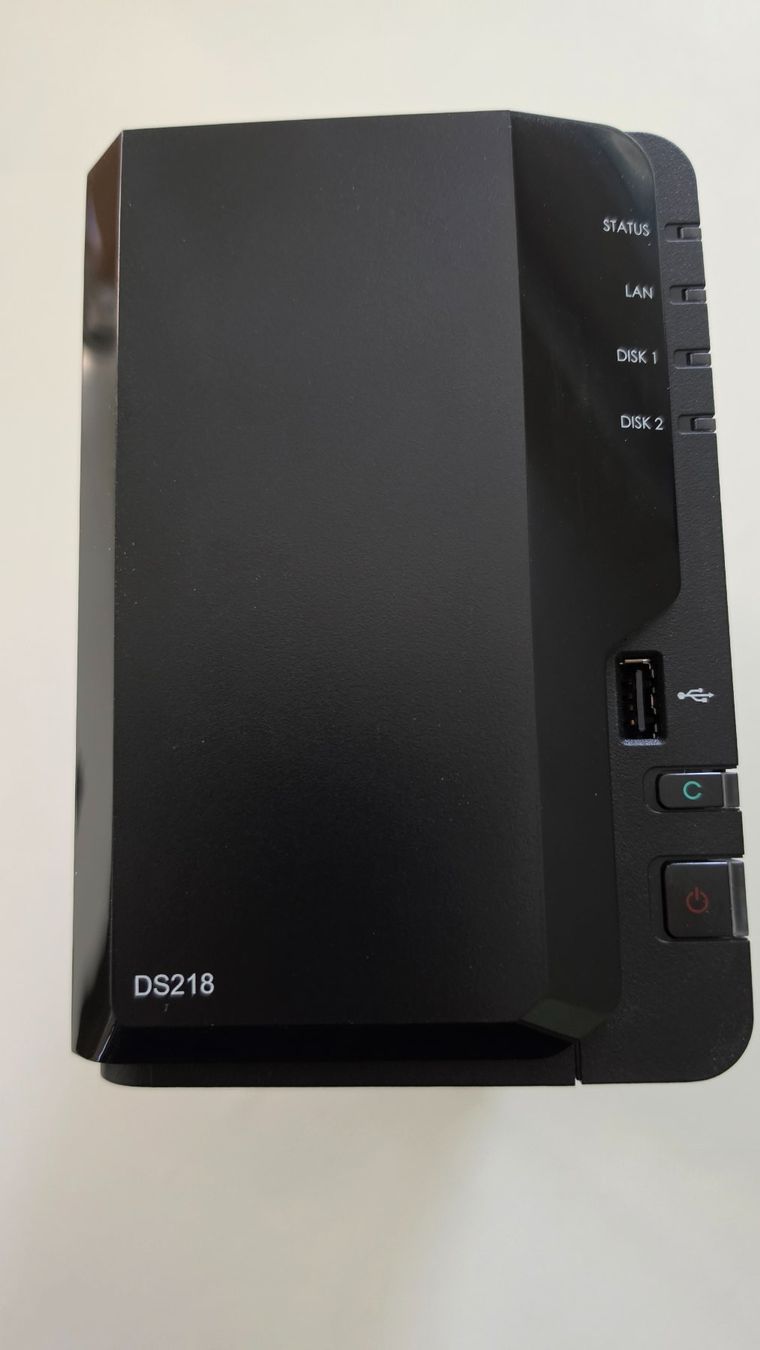 Synology PC: Synology DiskStation DS218 inkl. 8 TB Speicher – Usato da Menziken venduto da Columbus