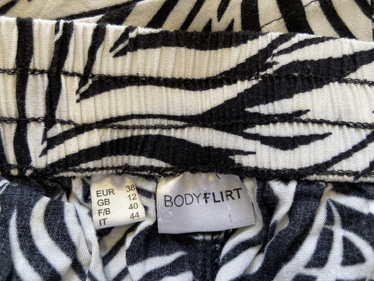 Pantaloni: Sommerhose Gr38 – Usato da Arth venduto da ssu_8v2j 3