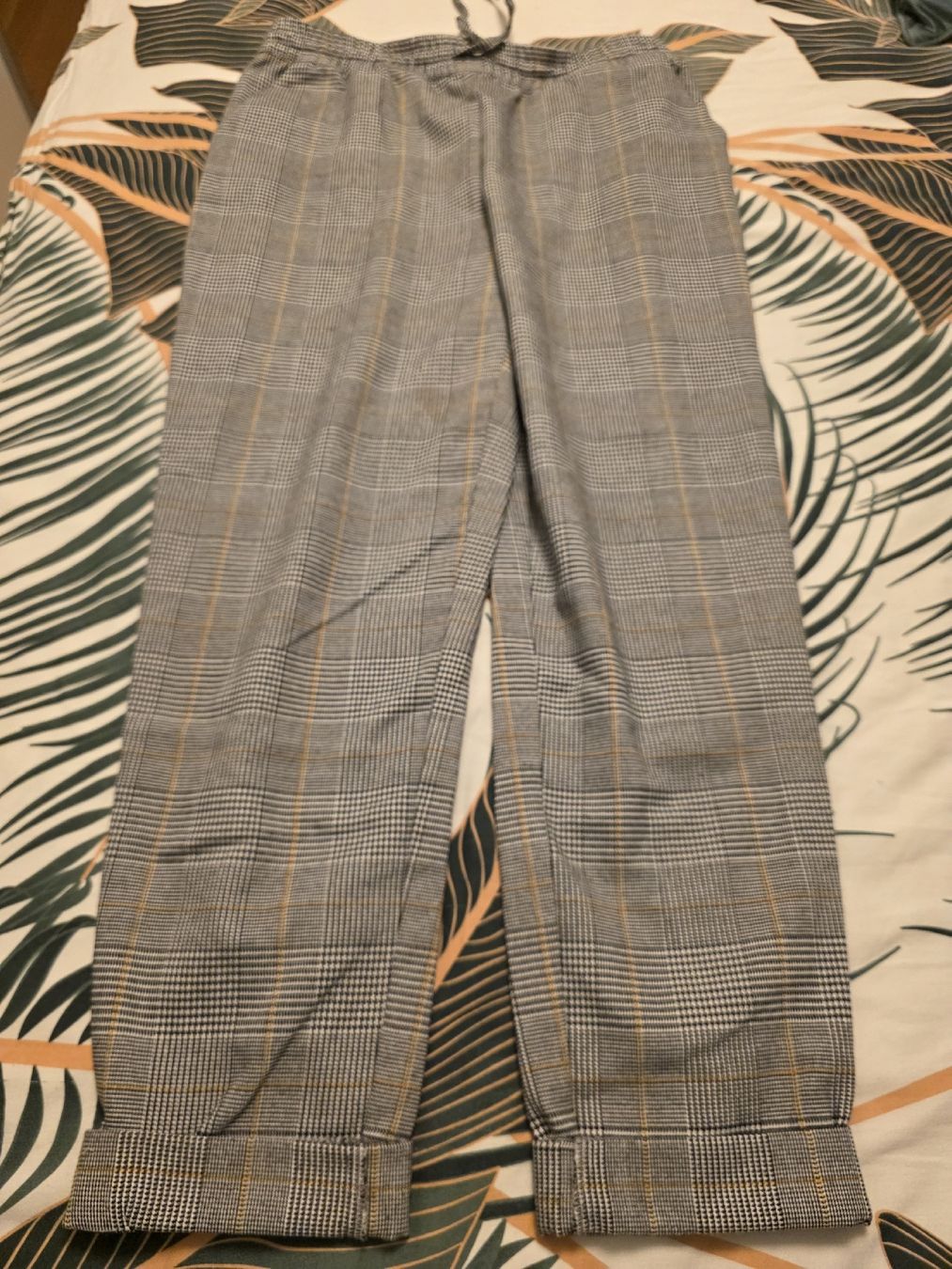 Only Pantaloni: Hose Only Gr.36 – Usato da Itingen venduto da bea_bxv5
