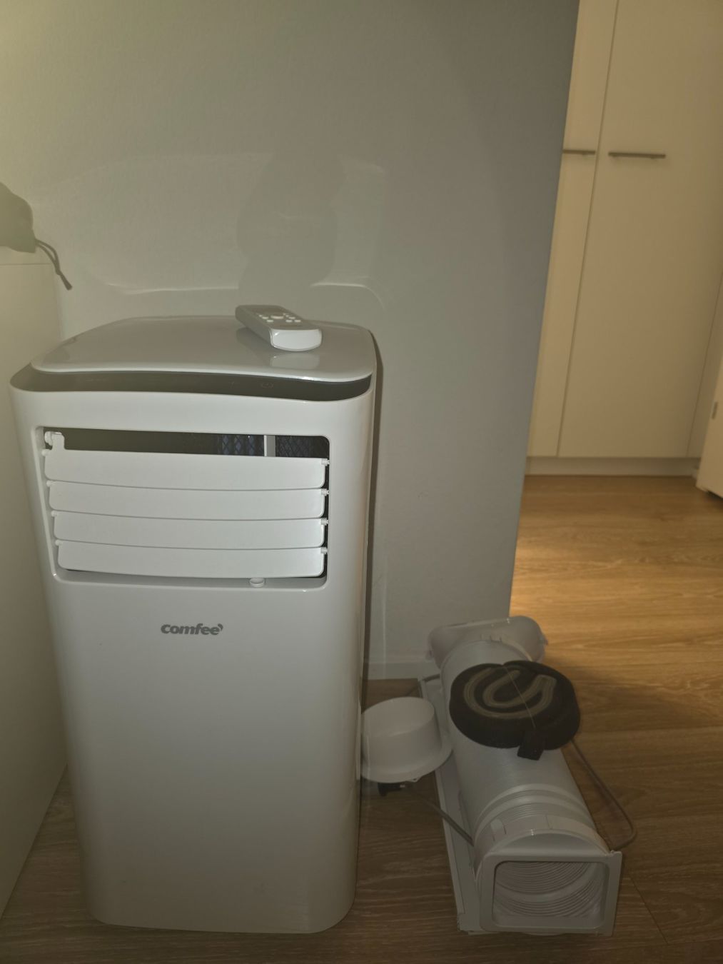 Comfee Klimageräte: Mobiles Klimagerät Comfee MPPH-09CRN7 – Gebraucht aus Zürich von Brueggi 1