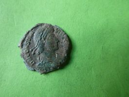 uralte   Bronzemünze  18 mm  2.26 g
