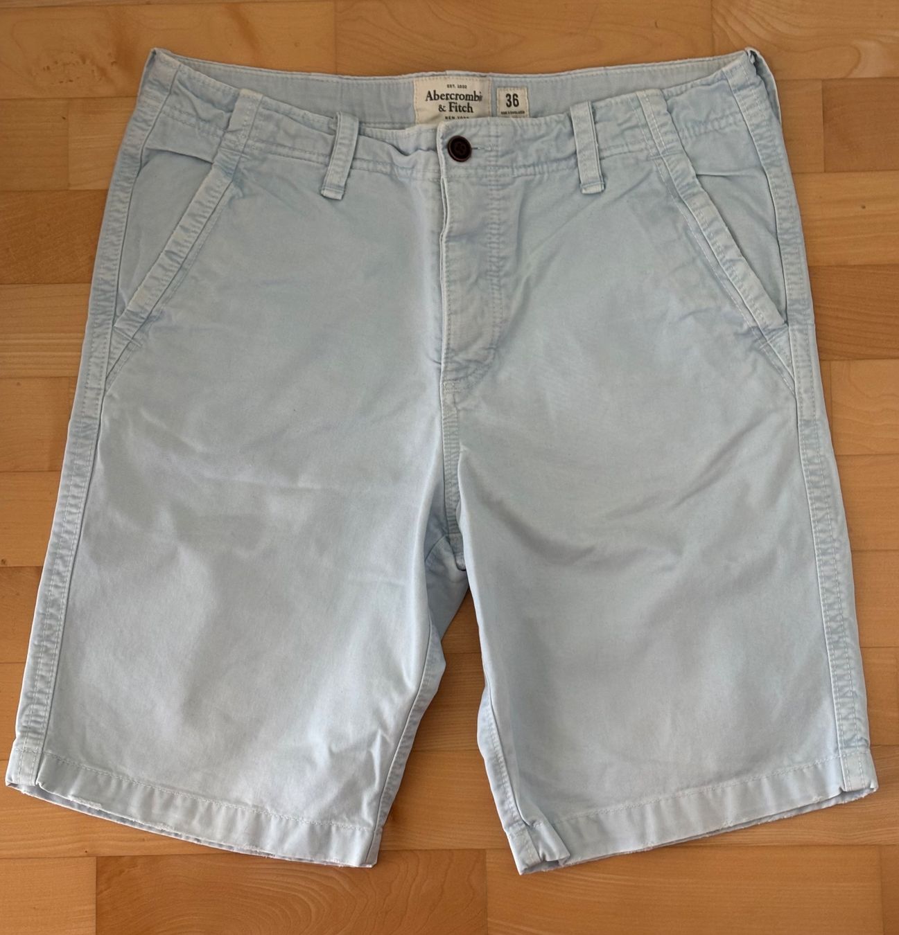 Abercrombie Pantaloni: Shorts Abercrombie & Fitch – Usato da Winterberg ZH venduto da vanilleinspiration