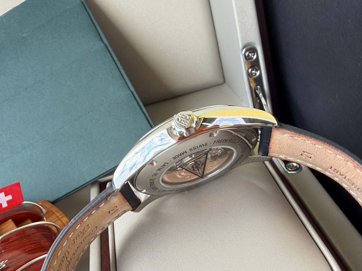 Frederique Constant Orologi: ⌚ Frederique Constant Runabout Automatic 42 mm – Usato da Glovelier venduto da Elsii44 1