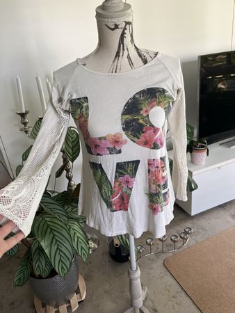 Anouk Shirt, LOVE-Print, Spitzeärmel, Gr. M/L, Sommerlich! (