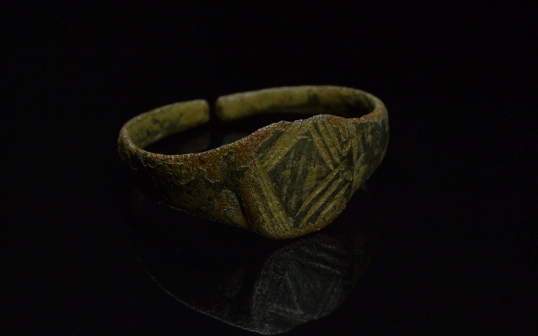 Anelli: Bronzering ca. 10.–15 Jh. – Usato da Winterthur venduto da MountOlympus