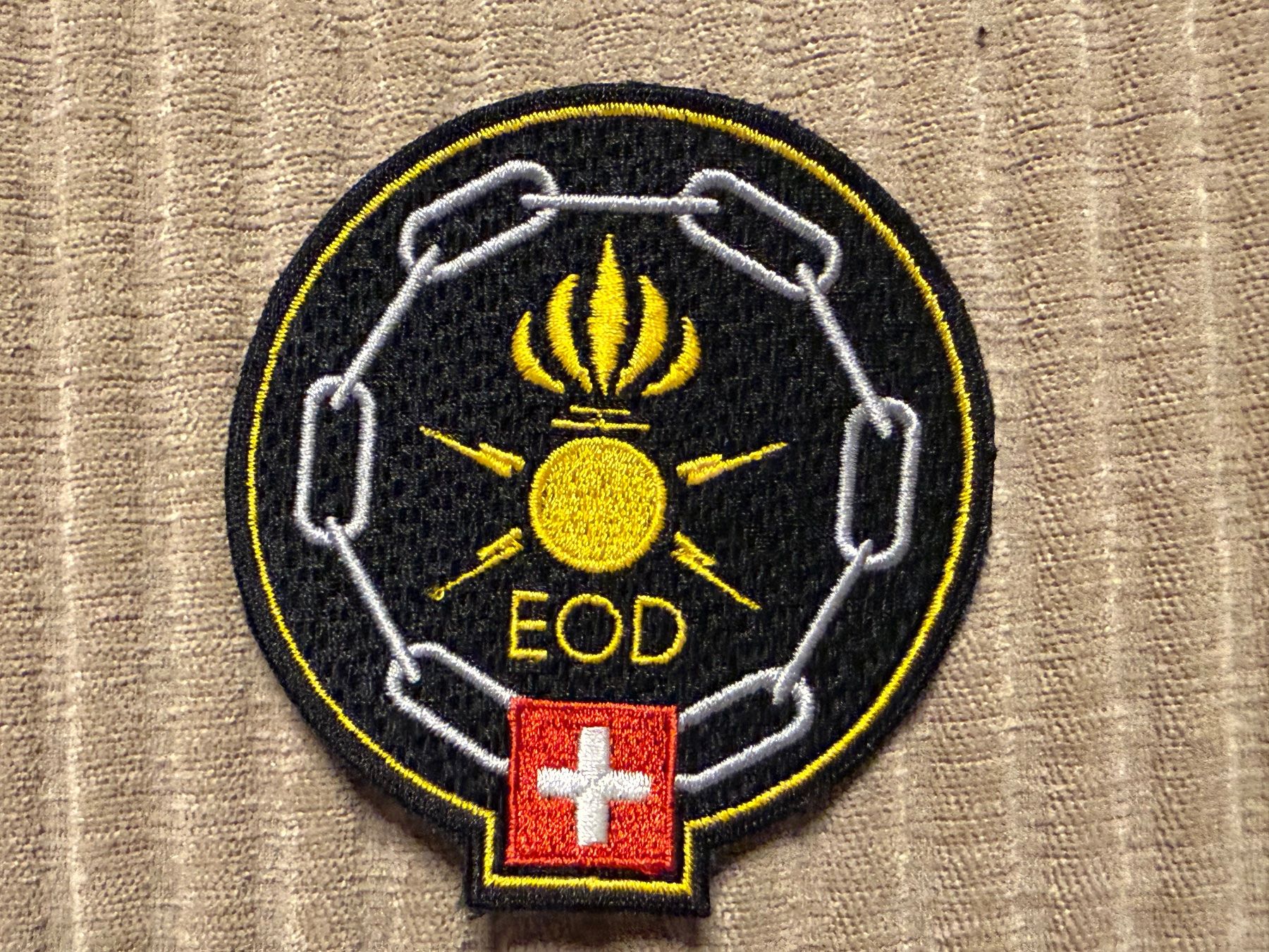 Schweizer Armee Placchette & Badge: Badge 95: EOD / KAMIR - Schweizer Armee – Usato da Brütten venduto da Hst1