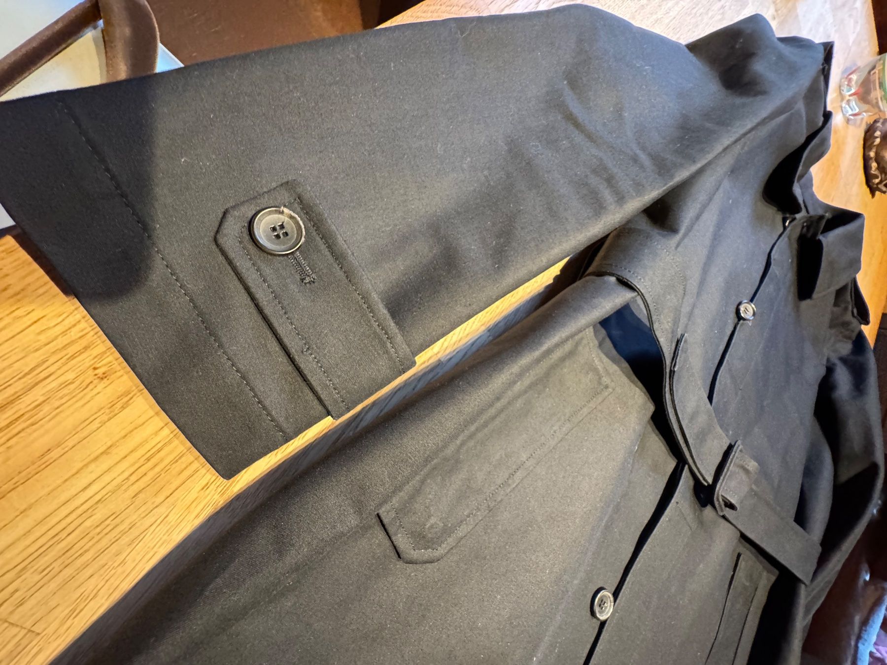 Bally Cappotti: Bally Classic Wool-Blend Trench Coat – Usato da Grund b. Gstaad venduto da ReLuxe 9