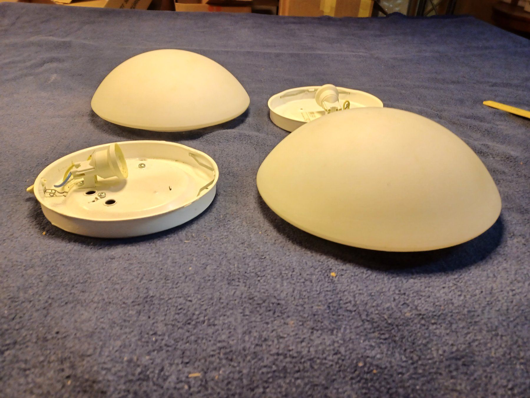 Lustres & lampes de plafonds: 2 Deckenlampen – D'occasion à Rüfenacht BE par zur_2s9l