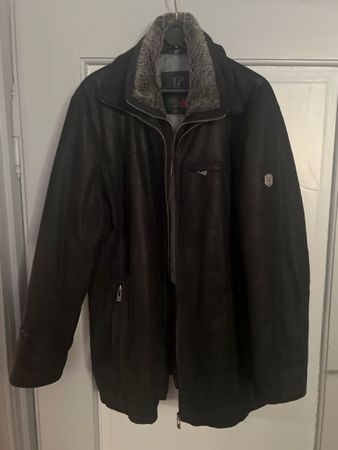 1 veste en cuir taille 52-54 noire selon photos