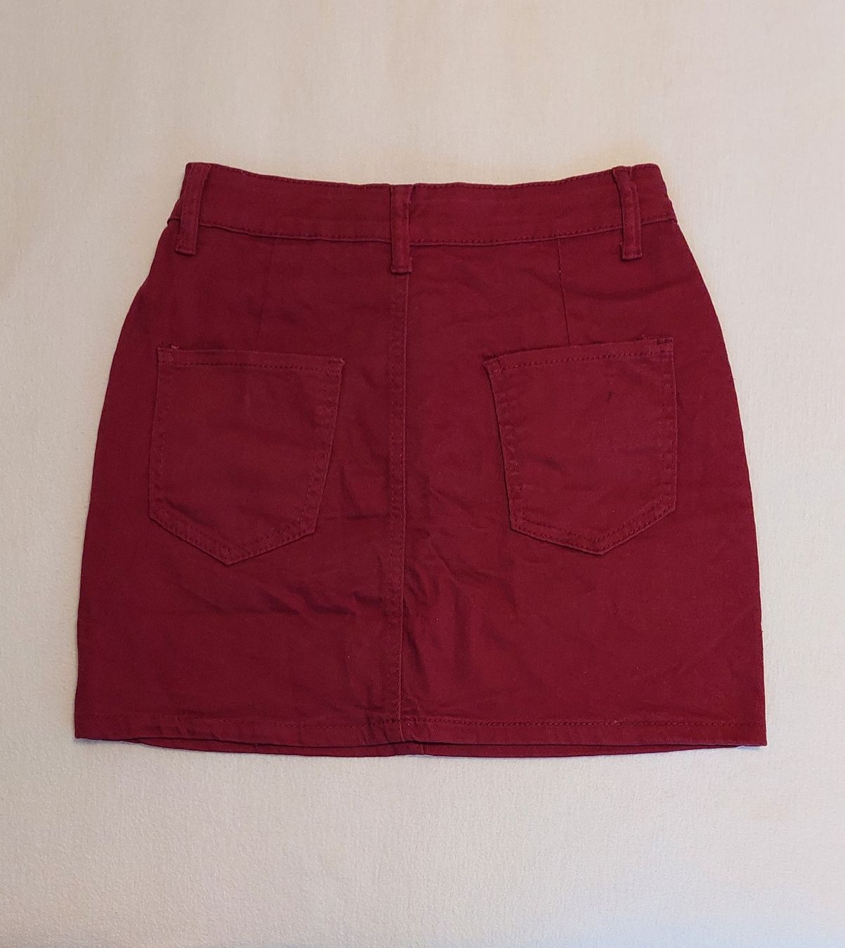 Gonne: Bordeaux Mini-Rock, Gr. S / XS - stretch – Nuovo (secondo la descrizione) da Oberwil BL venduto da Hunajakakku 1