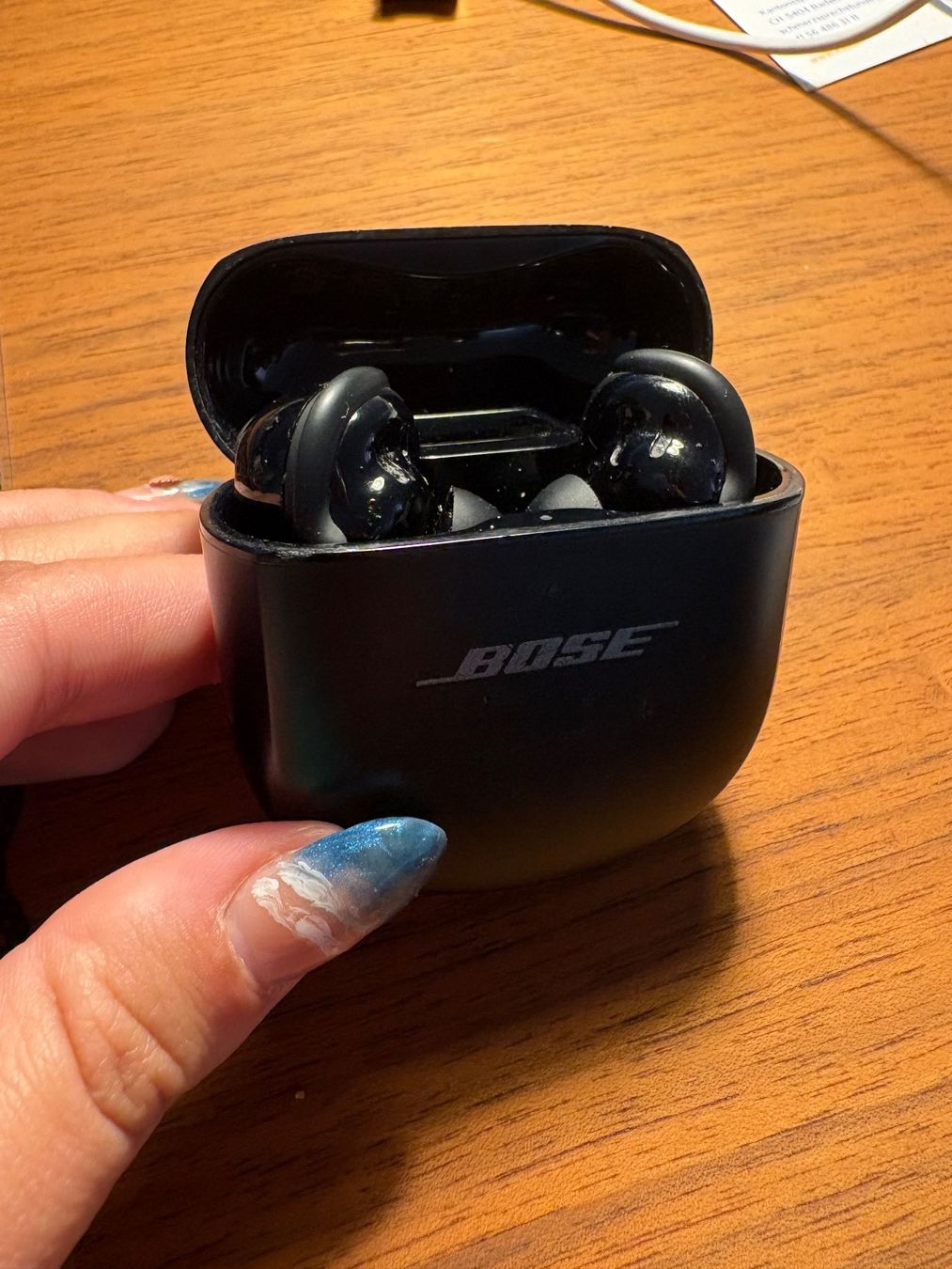 Bose Cuffie: Bose Kopfhörer Ladecase mit Ohrstöpseln schwarz – Usato da Ehrendingen venduto da leoman18 1