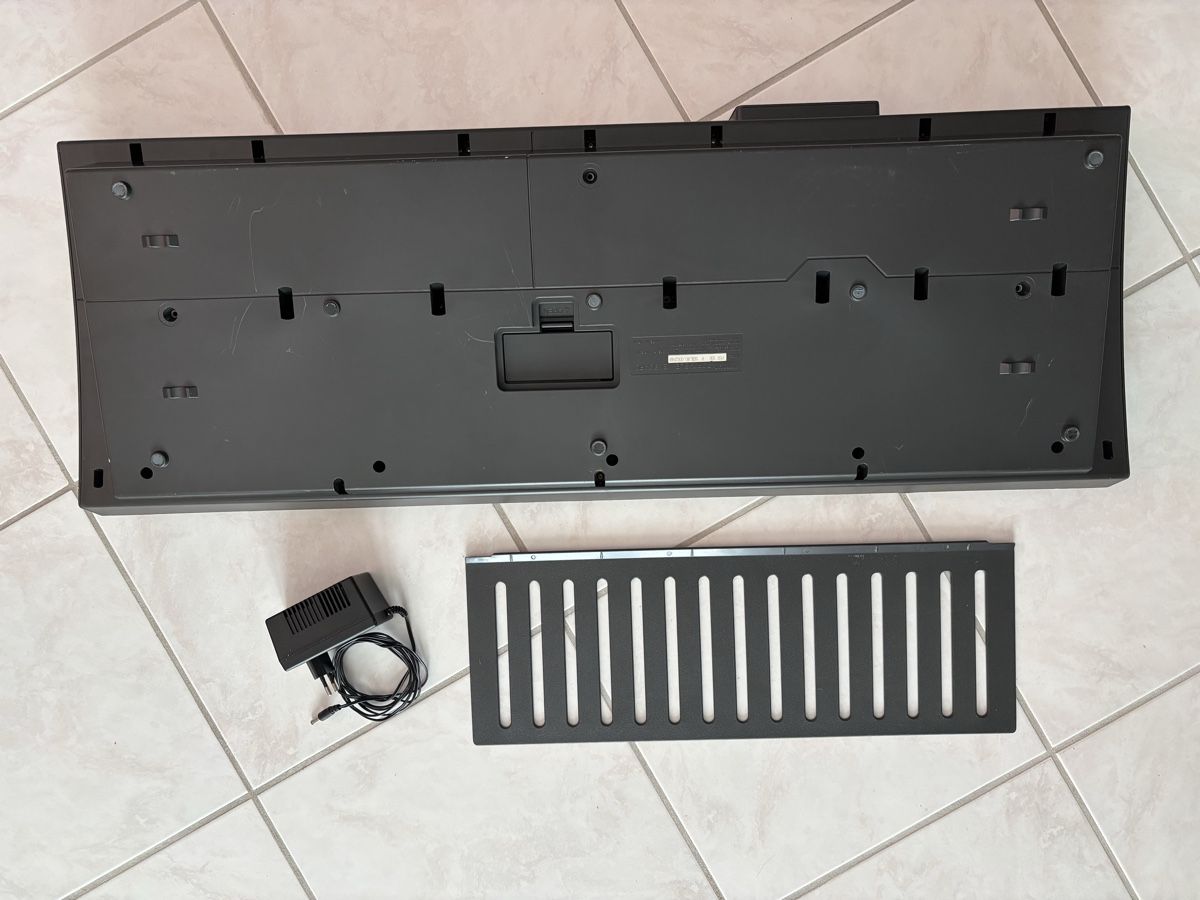 Yamaha Strumenti musicali: Keyboard Yamaha PSR-300 – Usato da Zufikon venduto da eskilt 7