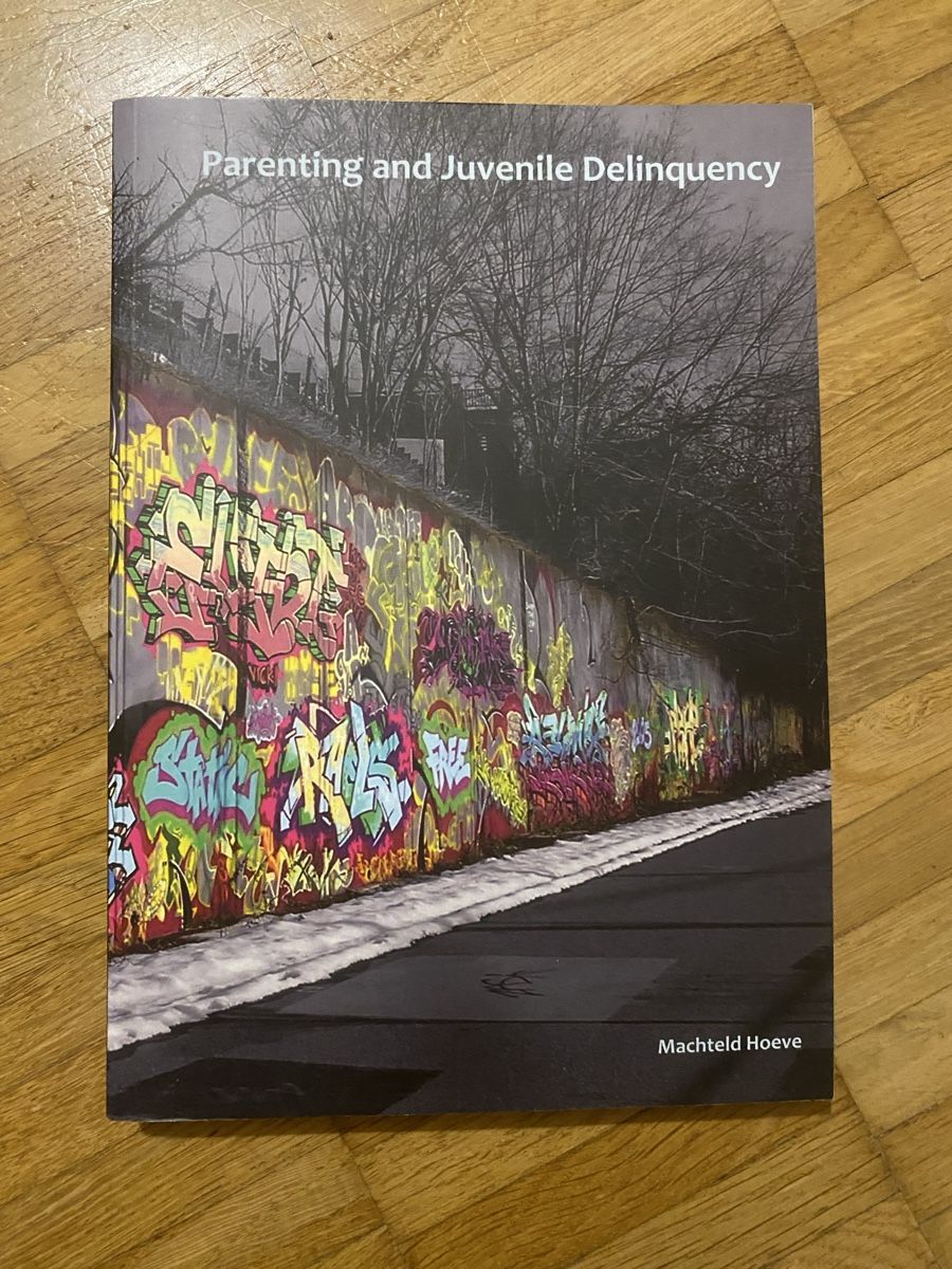 Libri: Parenting and Juvenile Delinquency, Spring Reading! – Usato da Gockhausen venduto da wou_8s6h