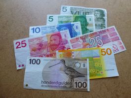Lot ++ 7 Banknoten aus Holland ab 1966